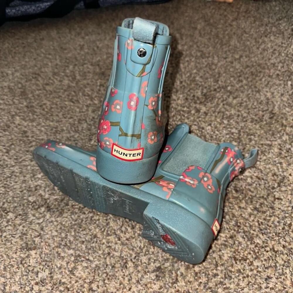 Hunter rain boots BLOSSOM PRINT CHELSEA BOOTS IN SOFT PINE FLORAL size 8 - Picture 2 of 6